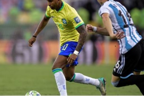 Argentina vence Brasil por 1 a 0 no Maracanã em jogo marcado por briga na torcida
